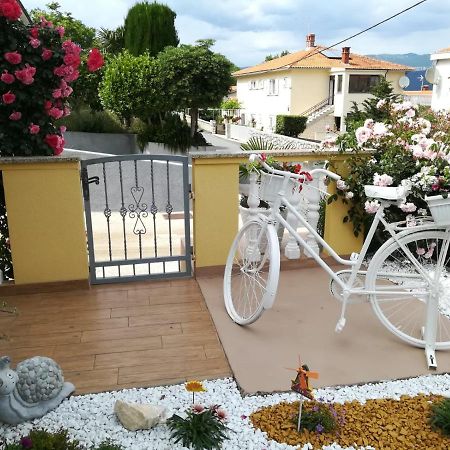 Apartment And Room Hudoletnjak Šilo Εξωτερικό φωτογραφία