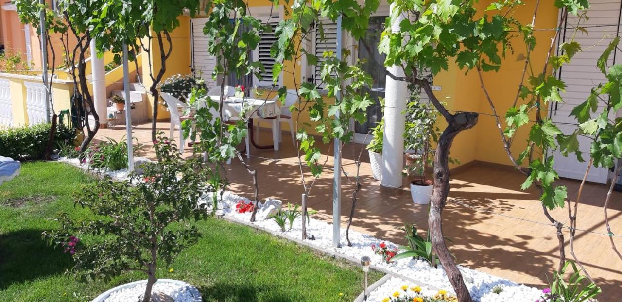 Apartment And Room Hudoletnjak Šilo Εξωτερικό φωτογραφία