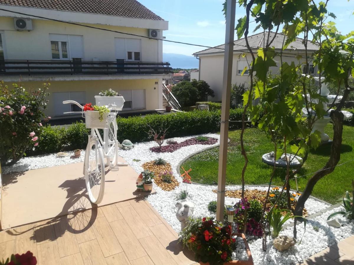 Apartment And Room Hudoletnjak Šilo Εξωτερικό φωτογραφία