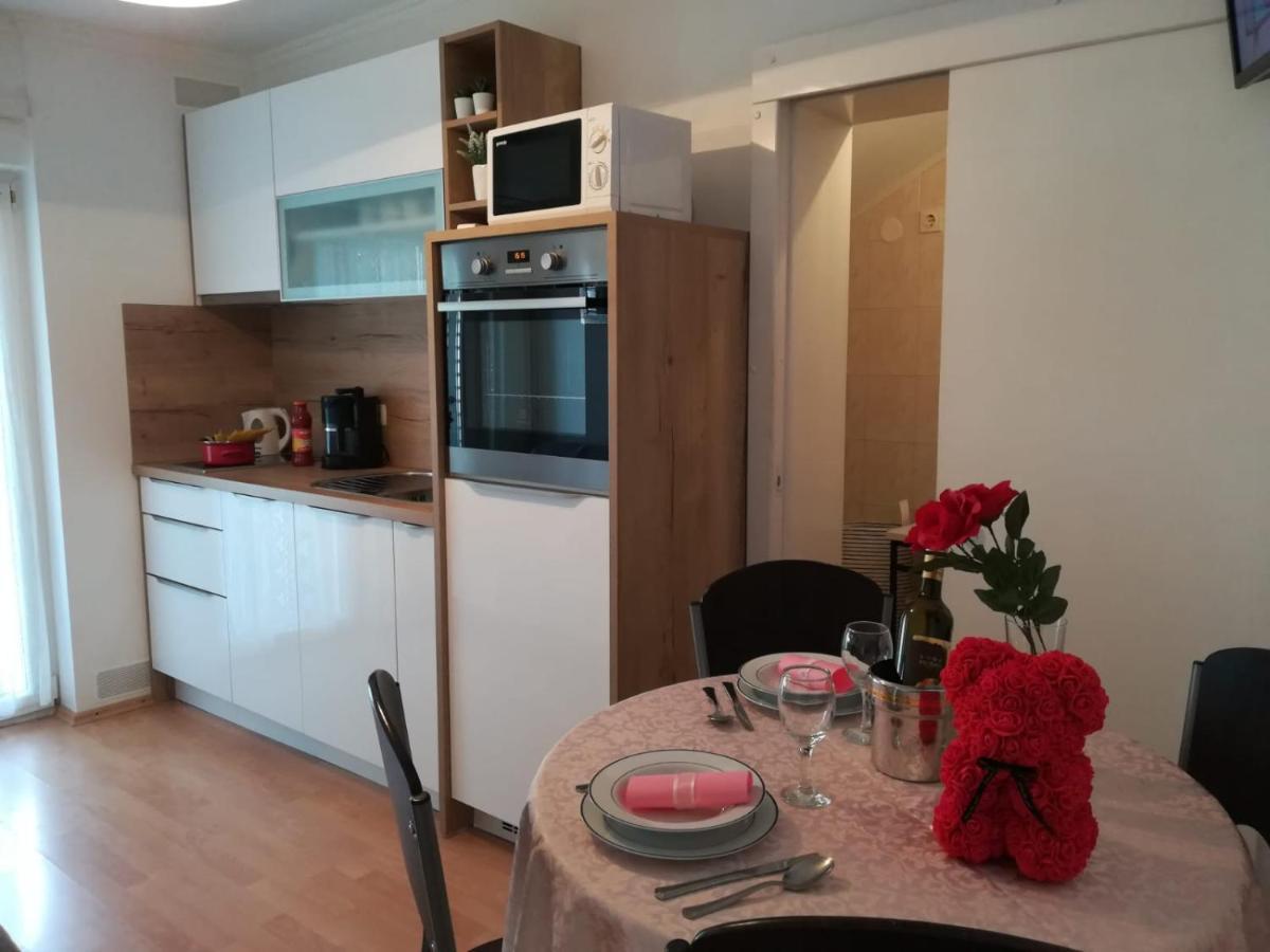 Apartment And Room Hudoletnjak Šilo Εξωτερικό φωτογραφία