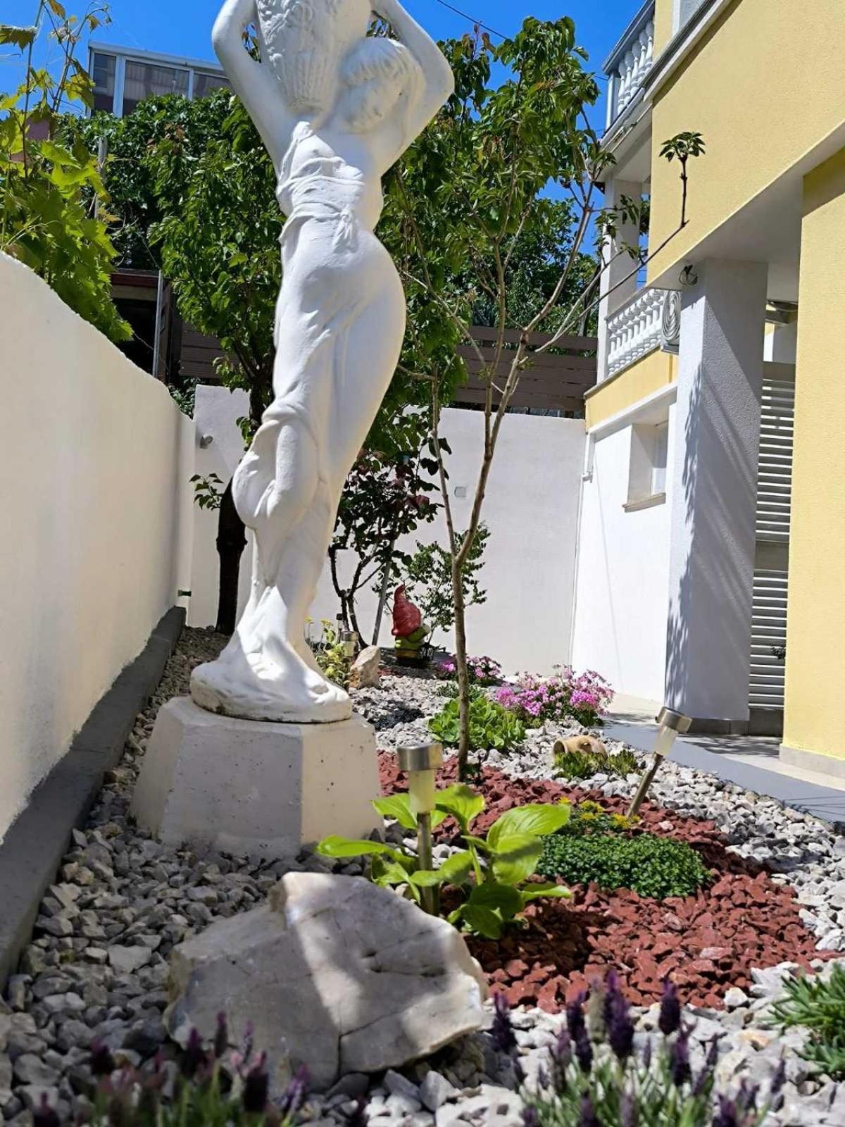 Apartment And Room Hudoletnjak Šilo Δωμάτιο φωτογραφία