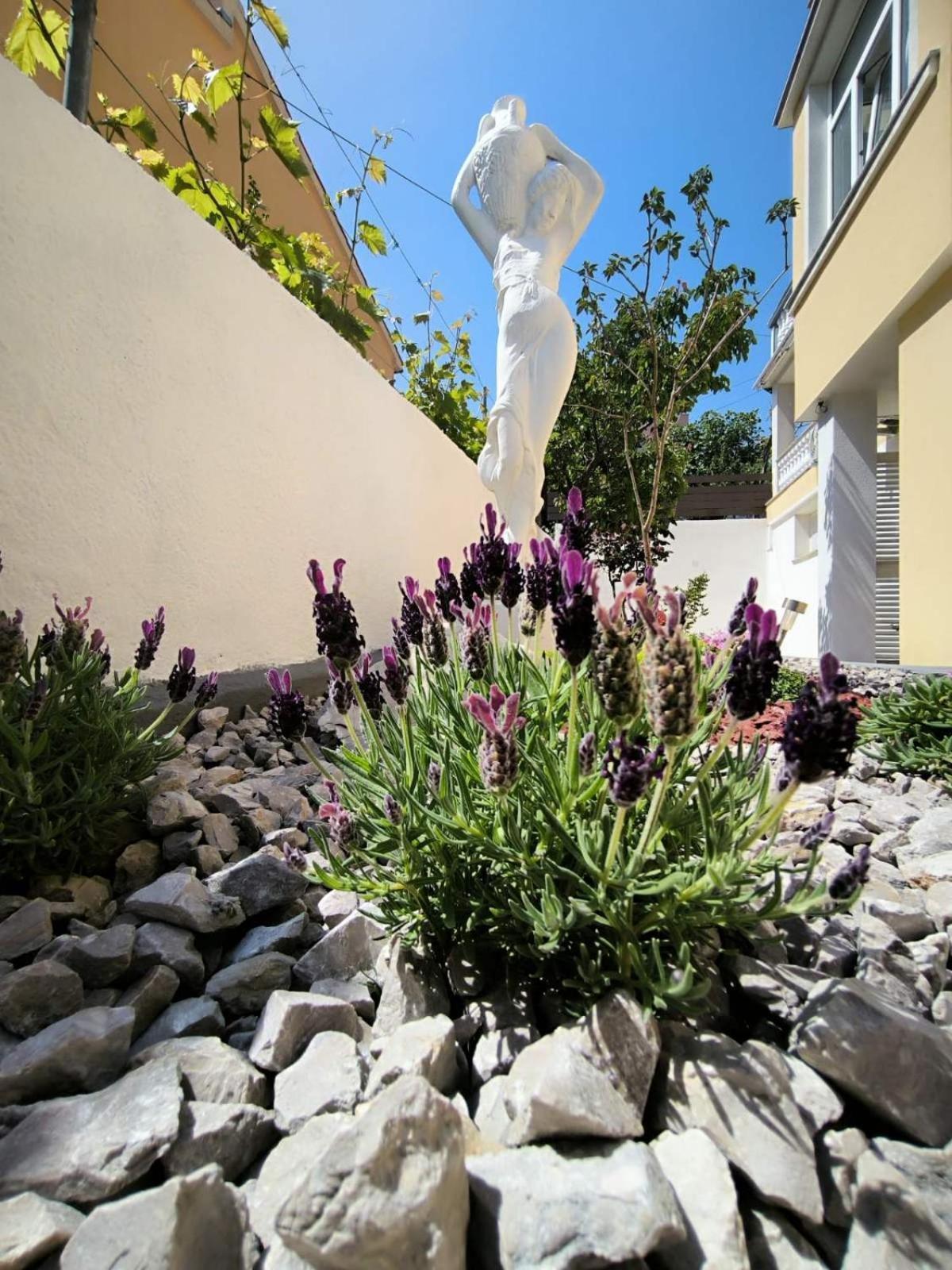 Apartment And Room Hudoletnjak Šilo Δωμάτιο φωτογραφία